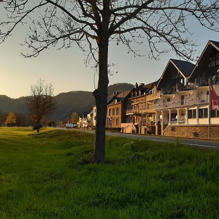 Haus Moselliebe B&B Ediger-Eller Luaran gambar
